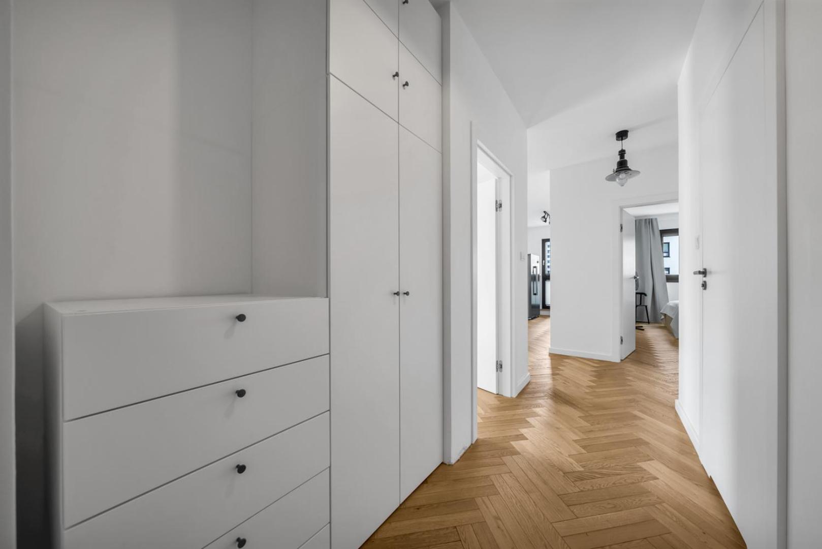 Skierniewicka - Parking, Workspace, Balcony - By Rentujemy Butas *